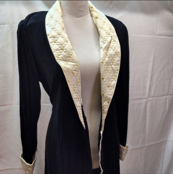 Vintage Christian Dior Luxury Robe - Picture 6 of 16
